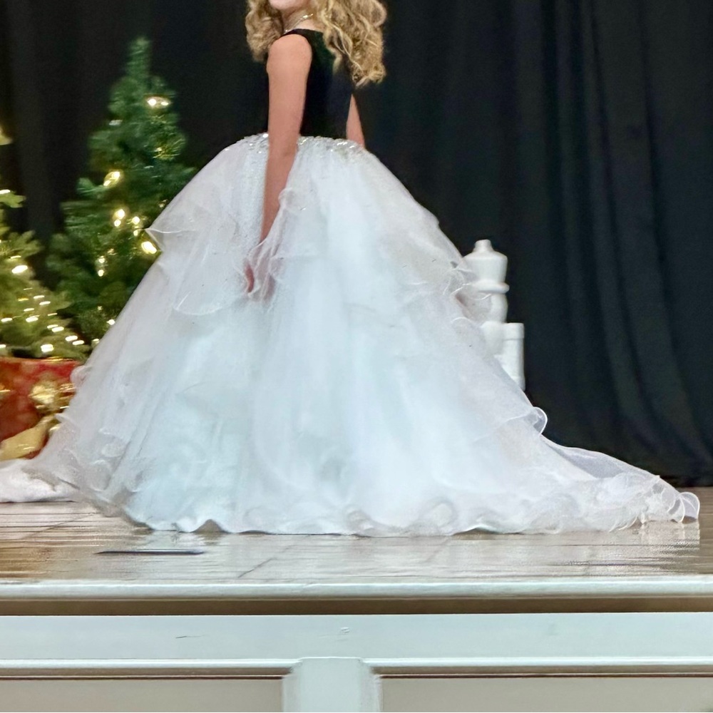 Pageant Dress - Picture 2 of 8